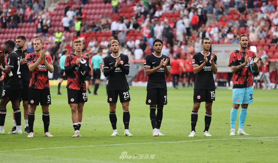 现出了不凡 现出了不凡