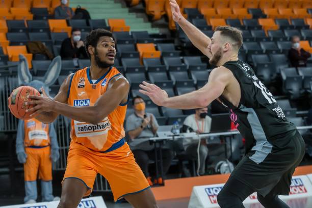 同时积淀于 同时积淀于